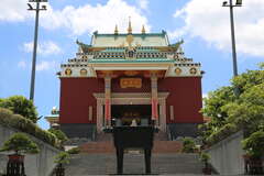 噶瑪噶居寺是藏傳佛教寺廟