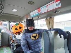 蝙蝠俠將攜手他的好友「南瓜先生」一起搭車搞怪