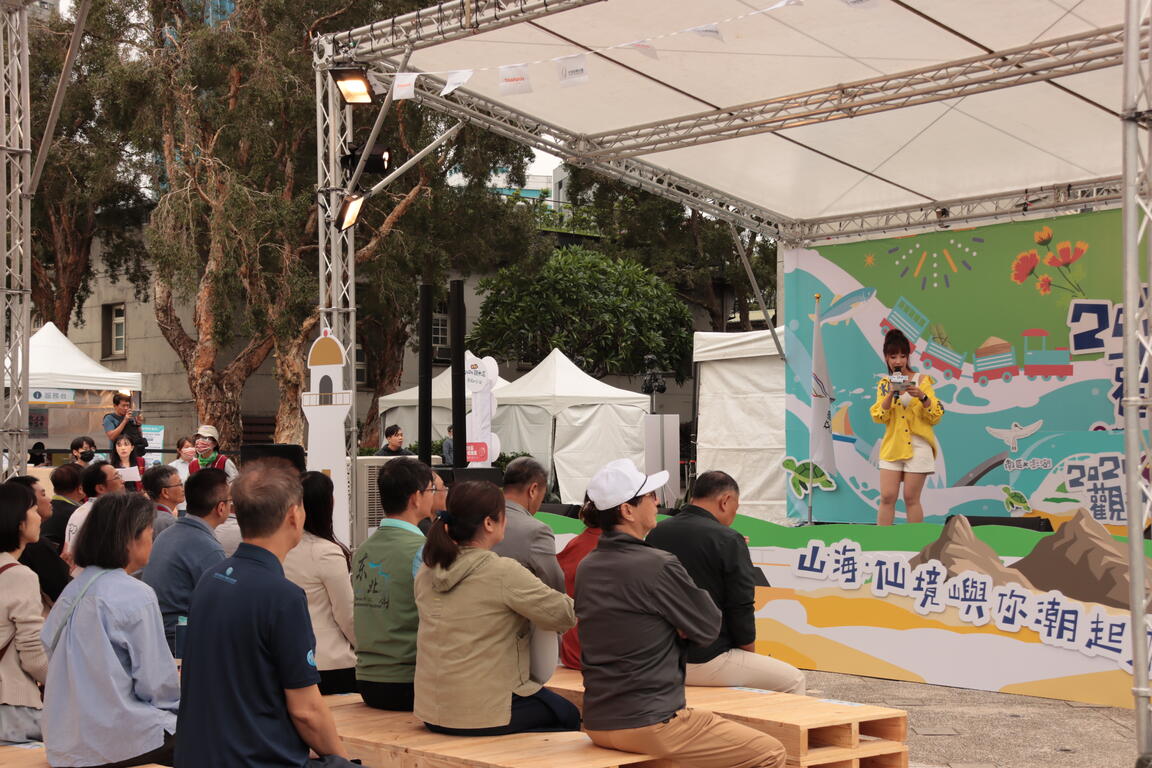 南波灣市集舞台區每日將安排多樣化藝文表演及國際名人秘境大公開