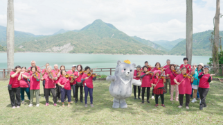 灰熊熊-漂流木提琴村