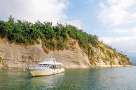 曾文水庫觀光遊艇