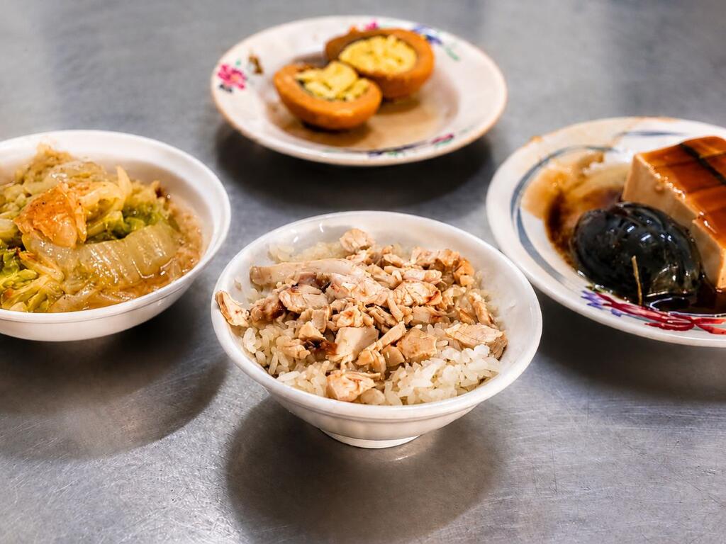 2 嘉義火雞肉飯
