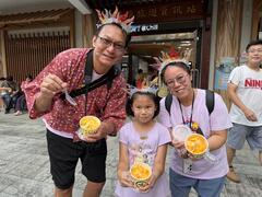 踩街終點更祭出著名的玉井有間冰舖芒果冰