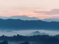 太陽露臉前天空漸漸亮了起來