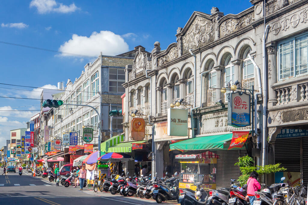 Xinhua Old Street preserves the beauty of ancient architectural craftsmanship