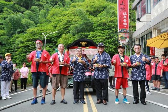 關子嶺火王爺祭典山車巡行 仲夏好去處，祈福泡湯享美食