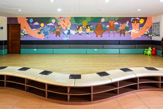 We set up wooden floor at children's playroom in Zhongpu Visitor Center