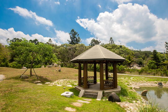 一進園區門口就能看見珊瑚苑造景