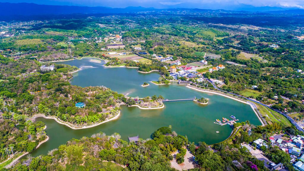 Looking down at Hutoupi Reservoir Scenic Area from High