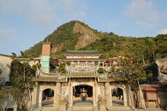 The gate of Guanziling Huoshan Biyun Temple