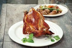 The famous cuisine at Guanziling - Urn roasted chicken