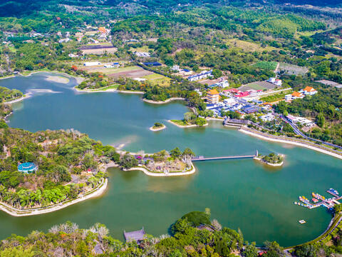 Looking down at Hutoupi Reservoir Scenic Area from High