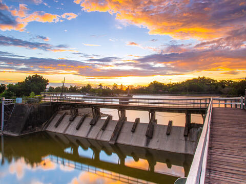 Sunset reflected in Hutoupi Reservoir