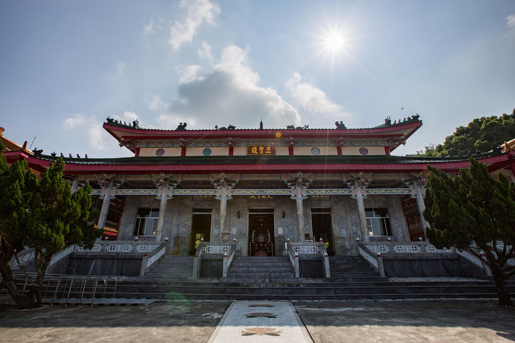 碧雲寺三寶殿供奉三寶佛