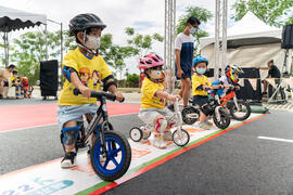 The children are at the starting line