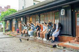 International students feel Japanese style at Sinhua Tavocan Cultural Park