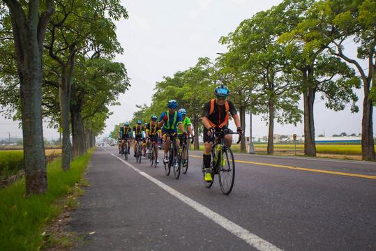 Ride on City Road 165 to Jianshanpi Reservoir.