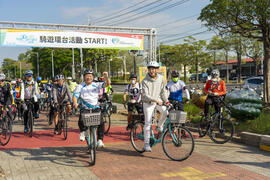 Director of Siraya National Scenic Area Administration and  Internet celebrity led everyone to go together.