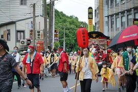 関仔嶺之恋PK戦 レトロな那卡西（ながし）弾き語り 山車巡行で無料温泉