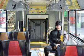 Capture the photo of the "Batman" and win a gold ingot on the Taiwan Tourist Shuttle