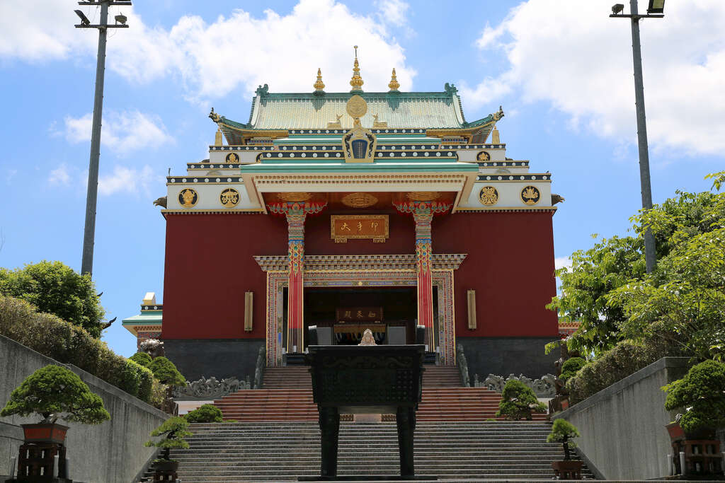 噶瑪噶居寺