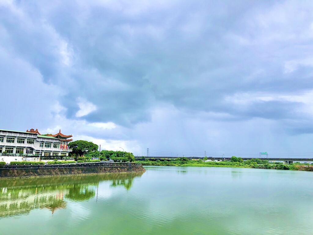 赤山龍湖巖前湖泊