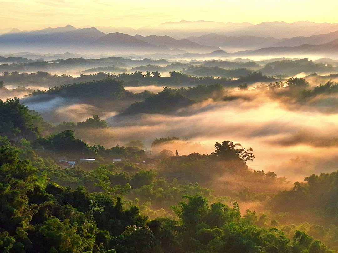 晨曦那道來自太空的光，越過約1.5億公里